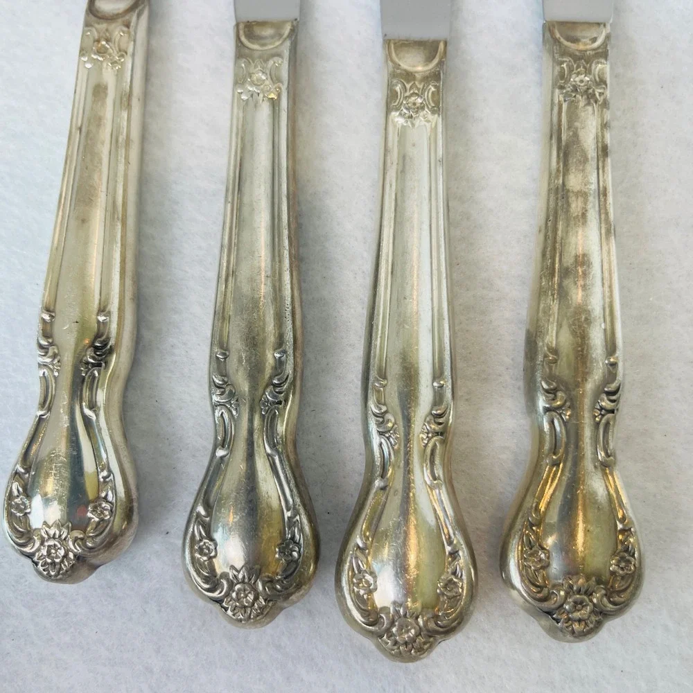 Vintage Silverplate Floral Scroll Dinner Knives Set of 4 Stainless Blades 9.25